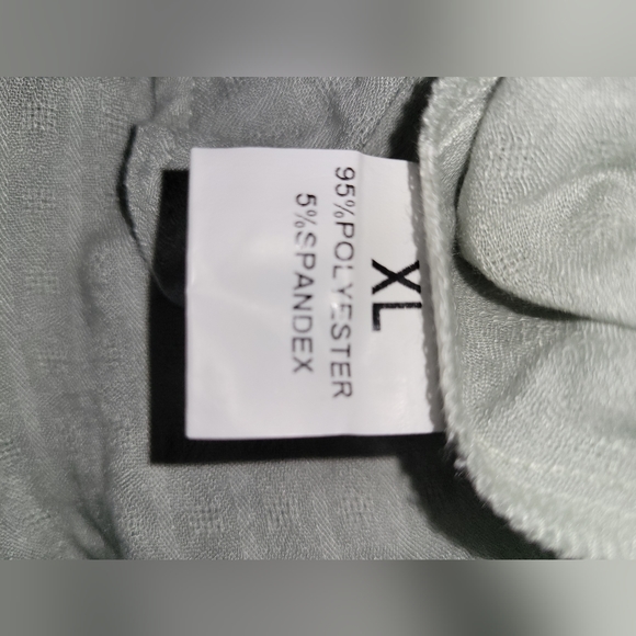 Beautiful light green lace top - Picture 4 of 4